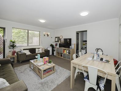 2/4 Freshwater Parade, Claremont WA 6010