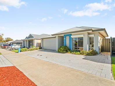 22 Deepwater Way, Lakelands WA 6180