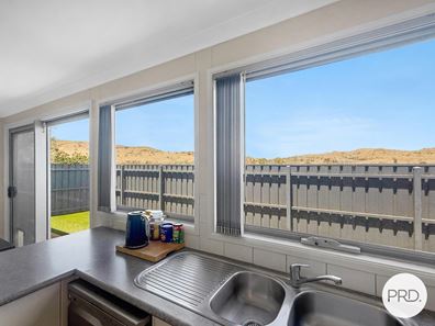 19 Macmahon Way, Baynton WA 6714