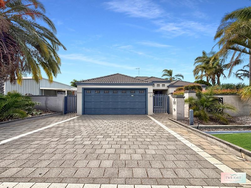 2 Hermitage Street, Dudley Park WA 6210