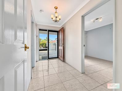 2 Hermitage Street, Dudley Park WA 6210