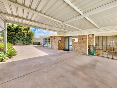 6 Westgate Way, Marangaroo WA 6064