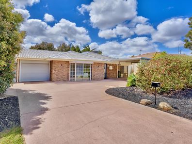 6 Westgate Way, Marangaroo WA 6064