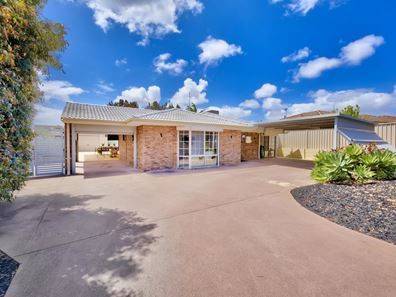 6 Westgate Way, Marangaroo WA 6064