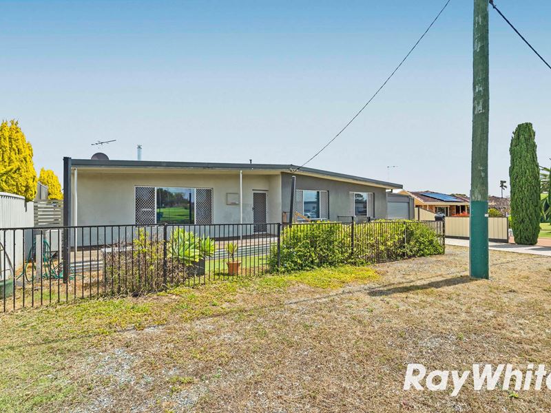 31 Eden Street, Dudley Park WA 6210