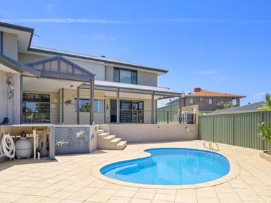 4 The Court, Woodvale WA 6026