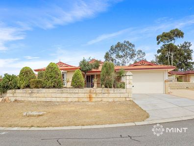 6 Wyalong Place, South Lake WA 6164