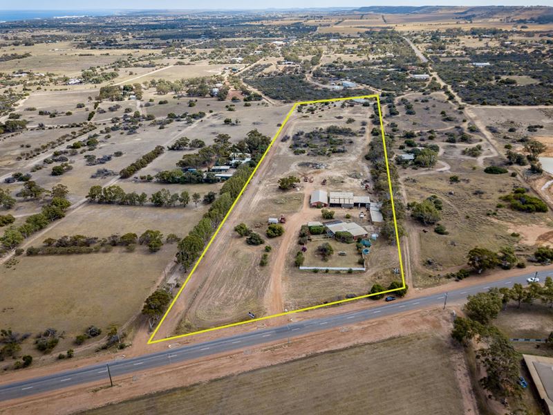 303-307 Chapman Valley Road, Waggrakine WA 6530 | Sold: 29 Oct 2020