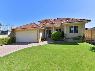 2 Leeuwin Place, Halls Head WA 6210