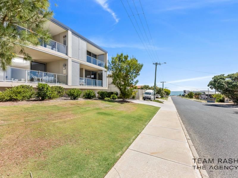 2/14 Lennard Street, Marmion