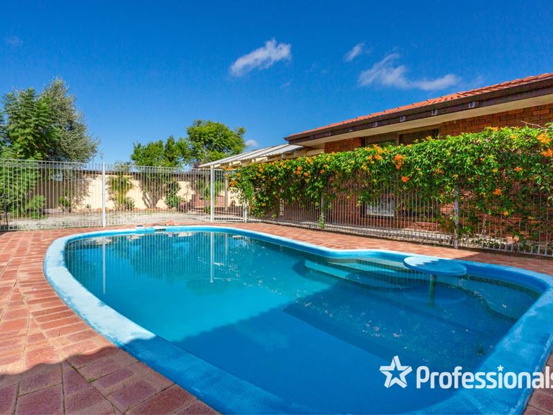 11 Wakehurst Place, Kelmscott WA 6111