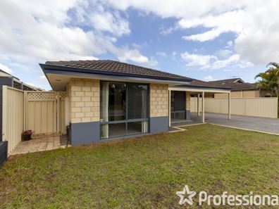 13 Milano Loop, Seville Grove WA 6112