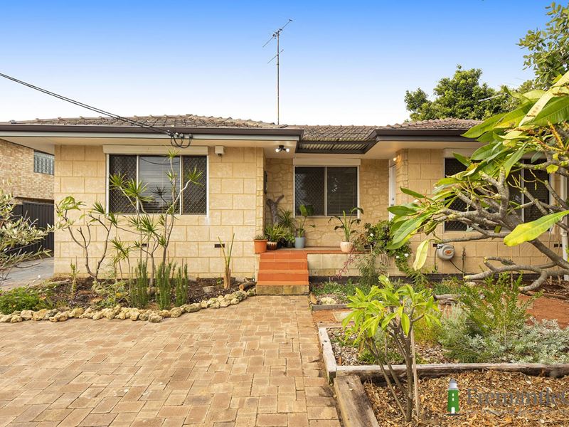 388A Carrington St, Hamilton Hill WA 6163