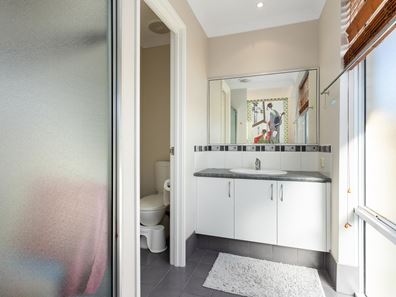 8 Dupont Way, Canning Vale WA 6155