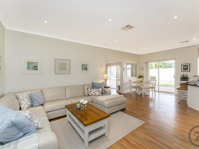 7 Staunton Rise, Halls Head WA 6210