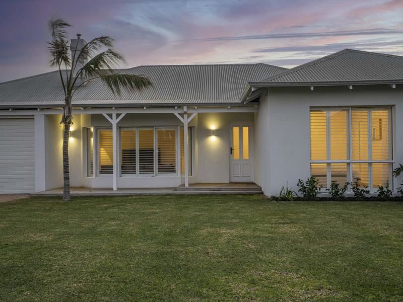 10 Sunset Place, Sorrento WA 6020