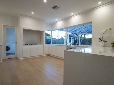 10 Sunset Place, Sorrento WA 6020