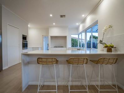 10 Sunset Place, Sorrento WA 6020