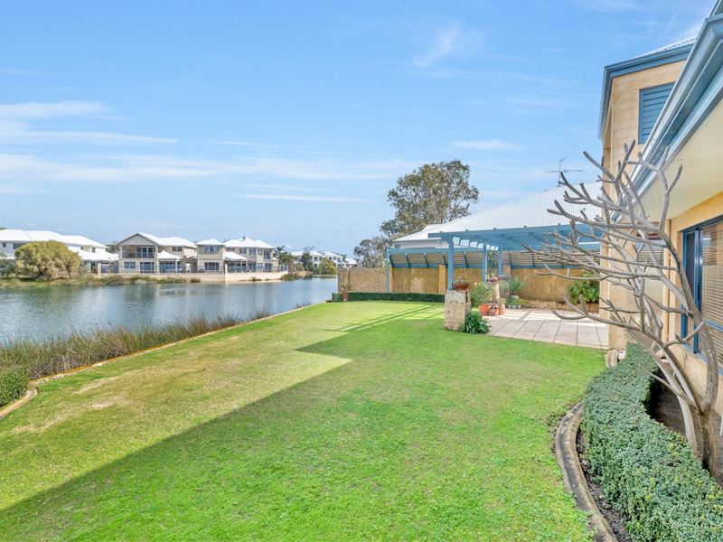 8 Carnarvon Way, Erskine