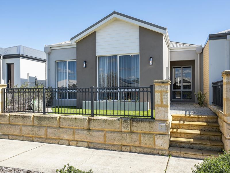 27 Ligado Avenue, Aveley WA 6069