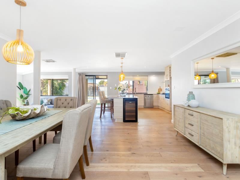 6 Waldorf Ramble, Currambine
