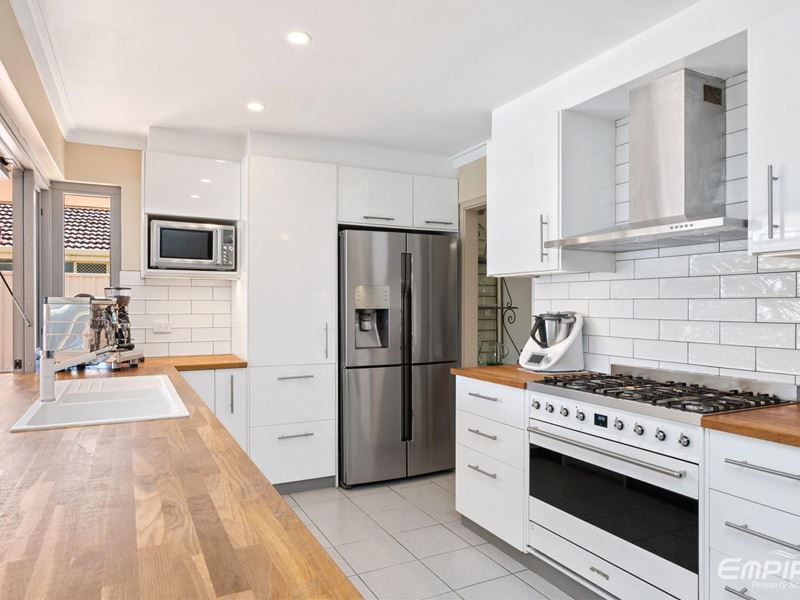 17 Dryden Street, Lake Coogee