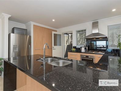 21C Oversby Street, Halls Head WA 6210