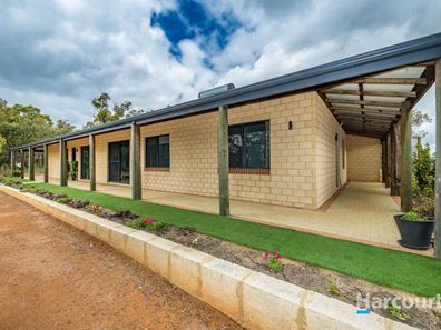 16 Hakea Pass, Lower Chittering WA 6084