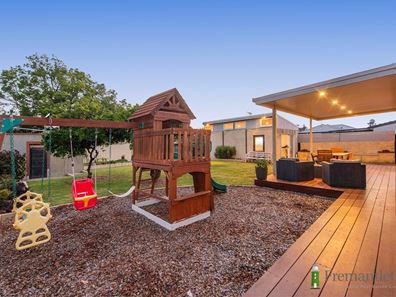 157 Clontarf Rd, Hamilton Hill WA 6163