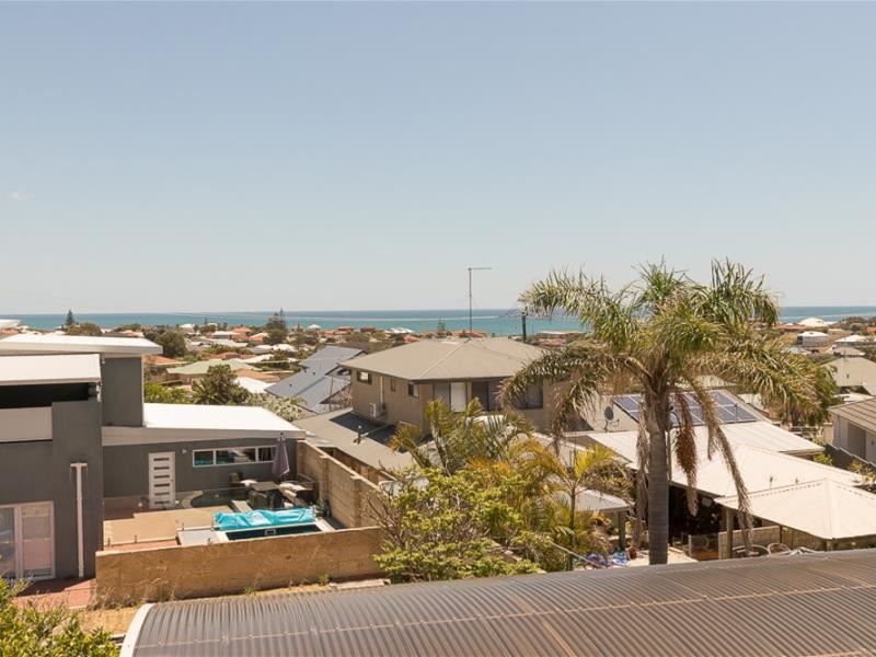 8 Armstrong Street, Halls Head