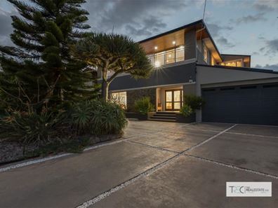 8 Armstrong Street, Halls Head WA 6210