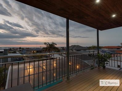 8 Armstrong Street, Halls Head WA 6210