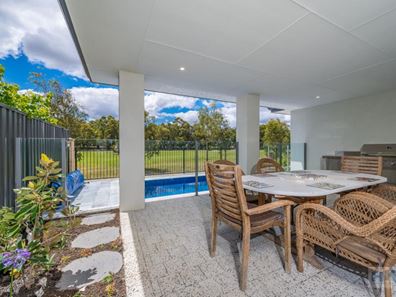 23 Crescendo Green, The Vines WA 6069