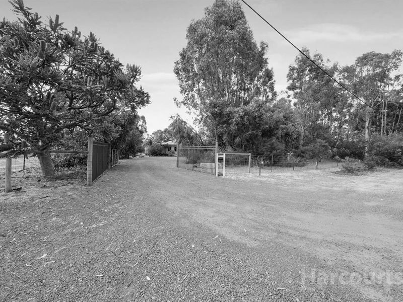 16 Serpentine Way, Stake Hill WA 6181