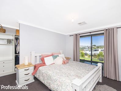 5 Malvolio Way, Byford WA 6122