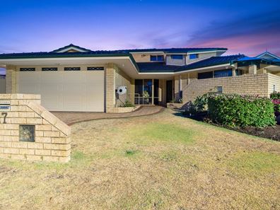 17 Cervantes Place, Sorrento WA 6020