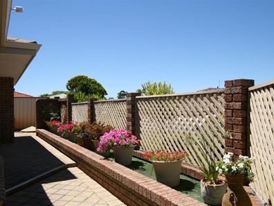 4 Fernando Place, Safety Bay WA 6169