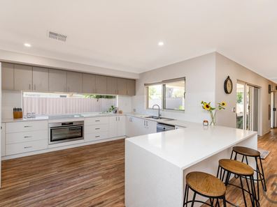 31 Cooranga Road, Falcon WA 6210