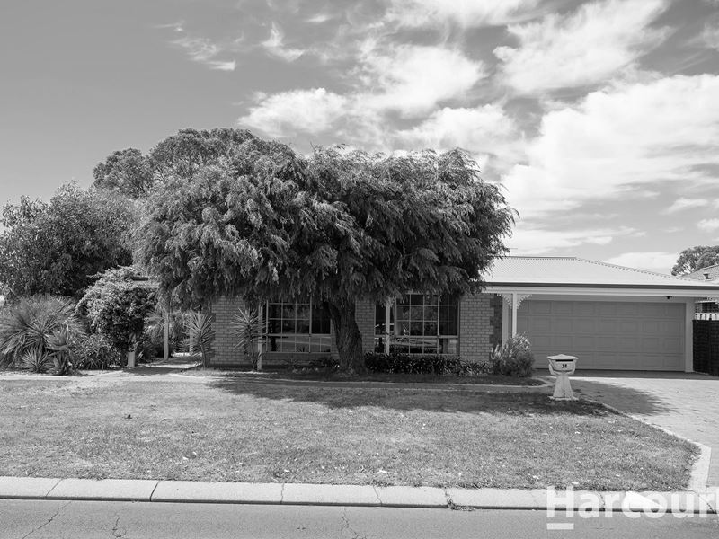 38 Pebble Beach Boulevard, Meadow Springs
