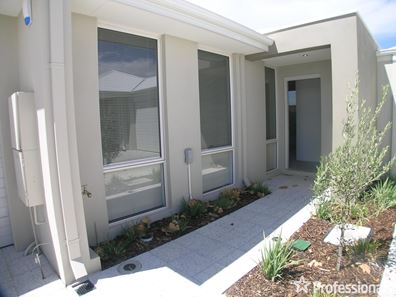 2/18 WHINHILL LOOP, Baldivis WA 6171