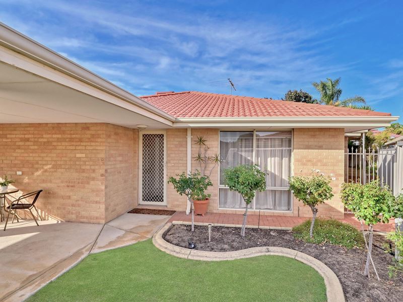 8b Glasshouse Close, Bibra Lake