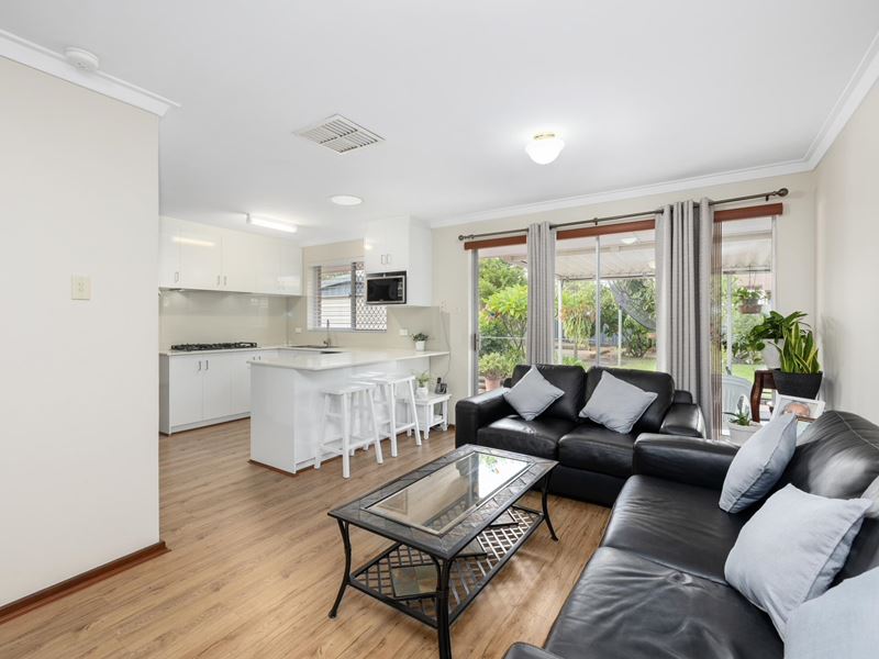 8 Harry Way, Willetton