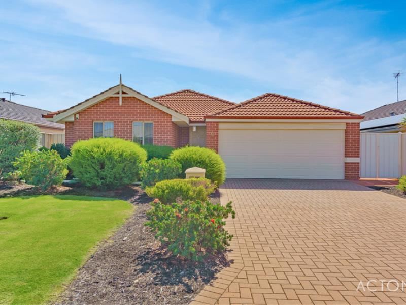 33 Highcliffe Circle, Lakelands