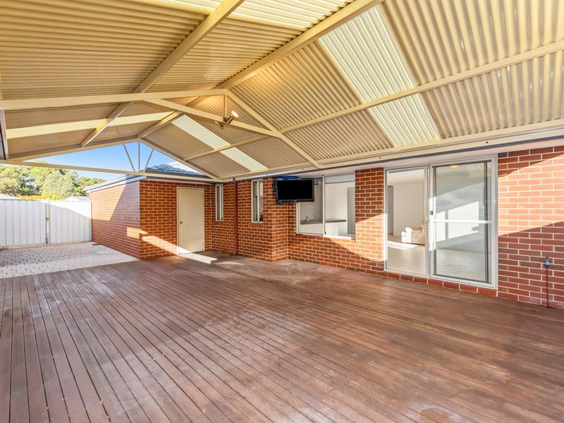 26B Lombadina Parade, Secret Harbour