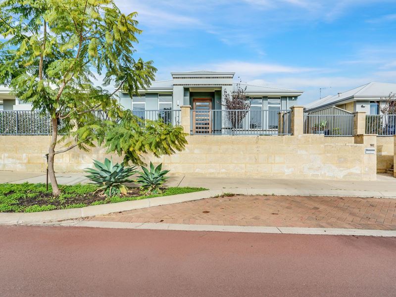 192 Pebble Beach Boulevard, Meadow Springs