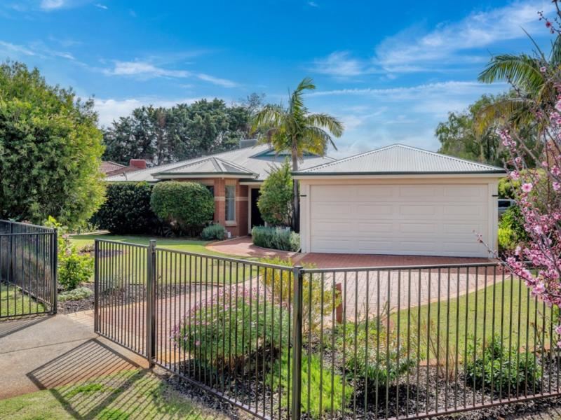 1 Esk Court, Greenfields