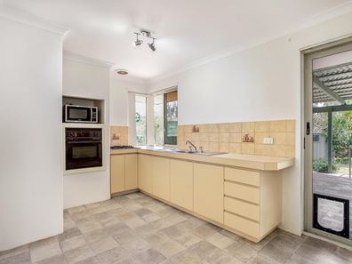 104 Riverside Lane, Seville Grove WA 6112