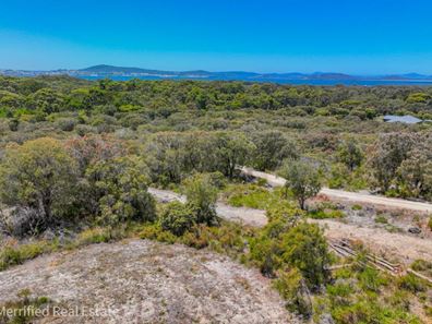 47 Diamond Street, Little Grove WA 6330