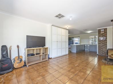 132 Lesmurdie Road, Lesmurdie WA 6076