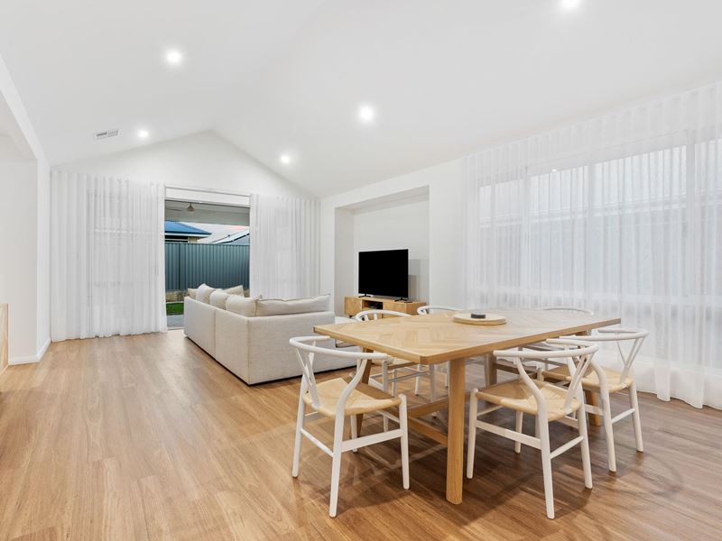 183 Aviator Boulevard, Clarkson